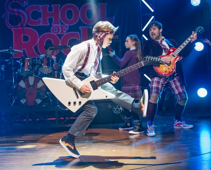 school-of-rock-20-10-16-new-london-4787_rt