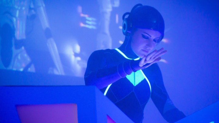 helen-sartory-androdes-supporting-image-04