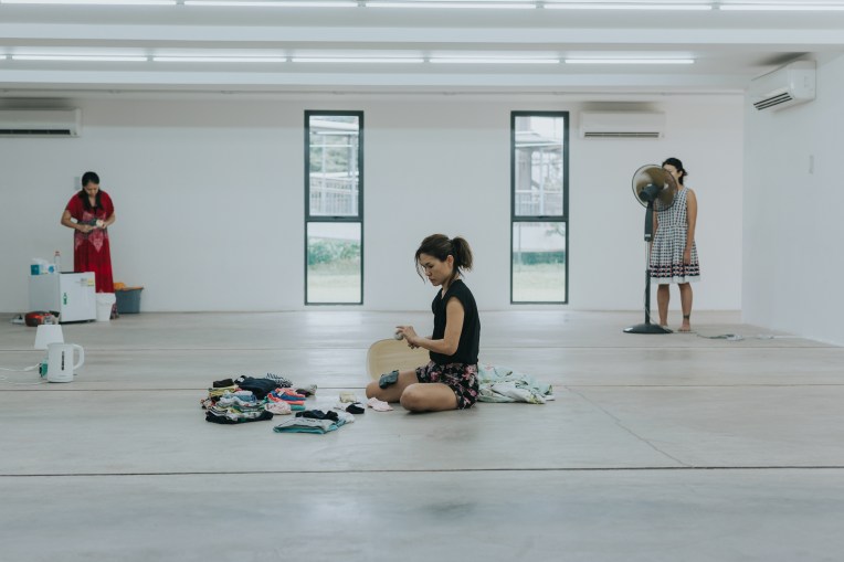 RAW Moves - Walk Slowly Performance -1 (Photo Kaier Tan Photography).jpg